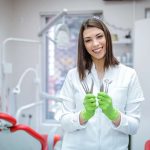 dentysta a stomatolog czym się różnią