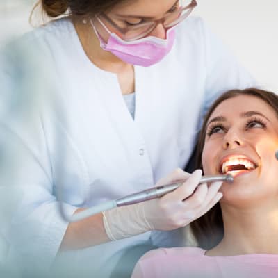 czym zajmuje się periodontologia