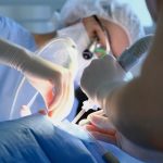 jak wygląda zabieg wszczepienie implantu