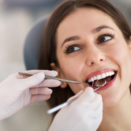 Kiedy powinniśmy się udać do dentysty - najczęstsze objawy