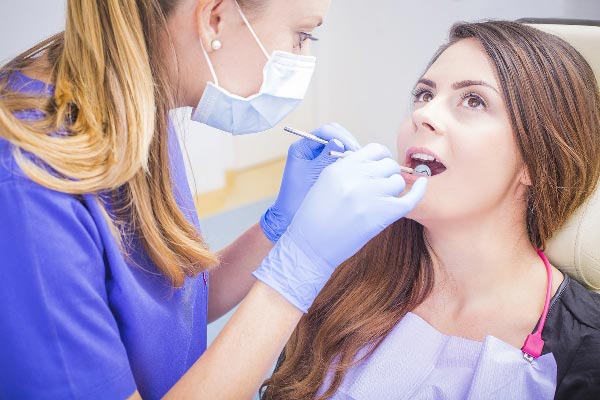Zabiegi higienizacyjne, czyli kompleksowa profilaktyka naszych zębów